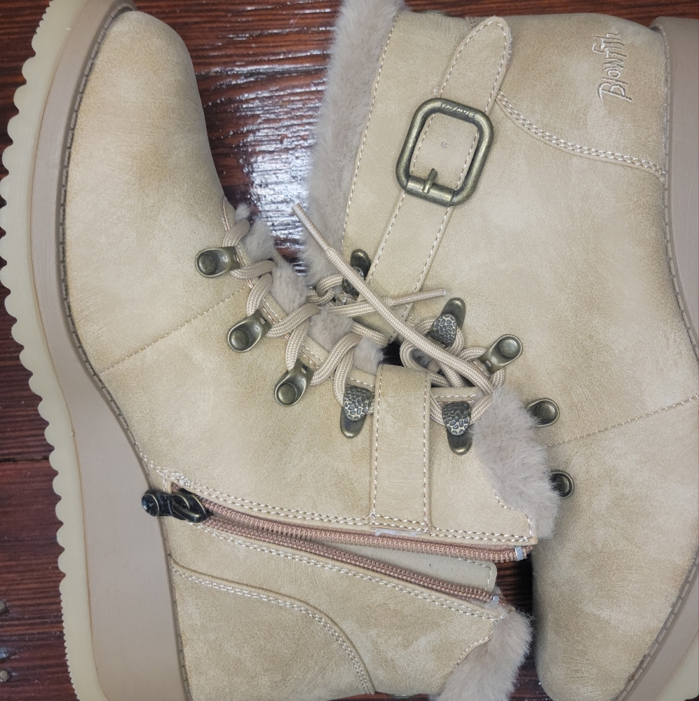 Blowfish fur lined booties size 9